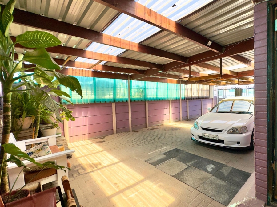 3 Bedroom Property for Sale in Lavender Hill Western Cape